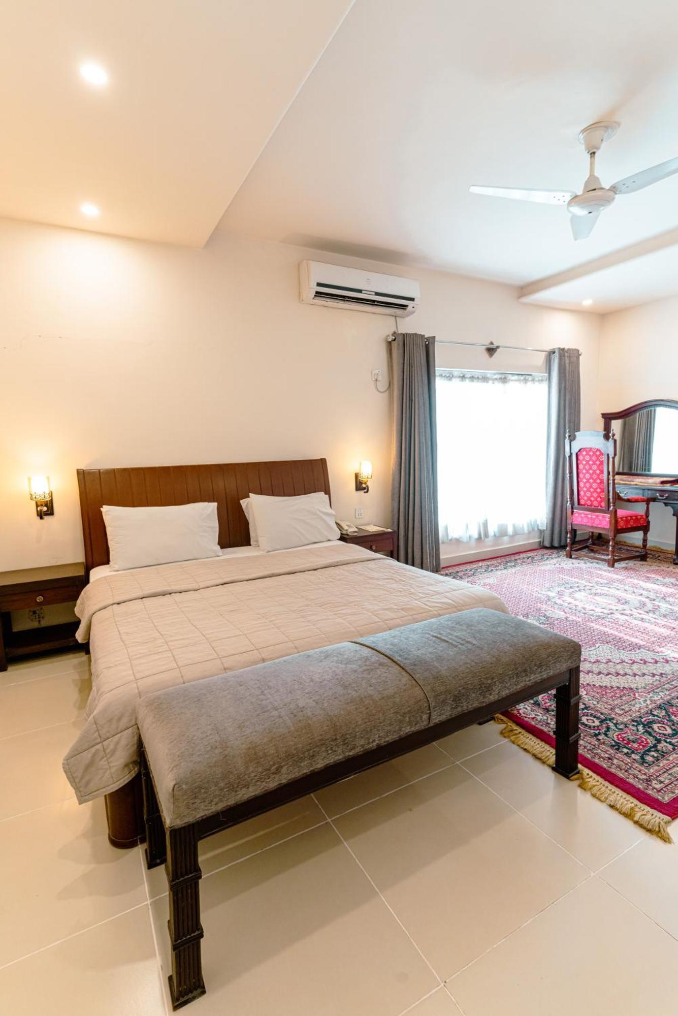 Hotel Vip House Peschawar Exterior foto